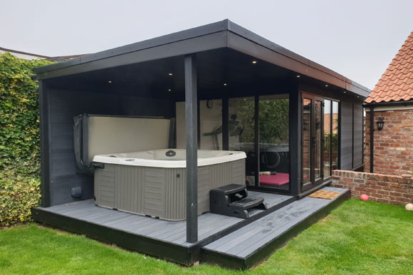 Relaxing Garden Room Hot Tub Retreat Southampton